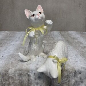 Vintage 1986 Scioto Ceramic Cats Figurine Set of 2 White Shelf Sitter Playful